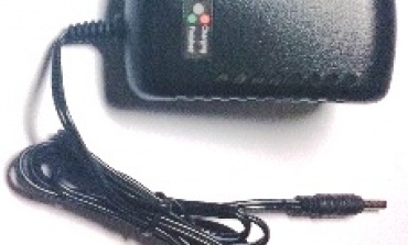 綠色概念旋轉手機充電器
